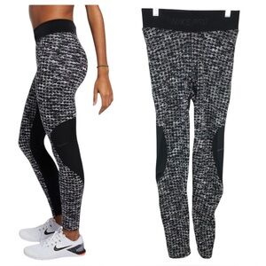 Nike Pro HyperWarm Thermal Training Tights Athletic Leggings